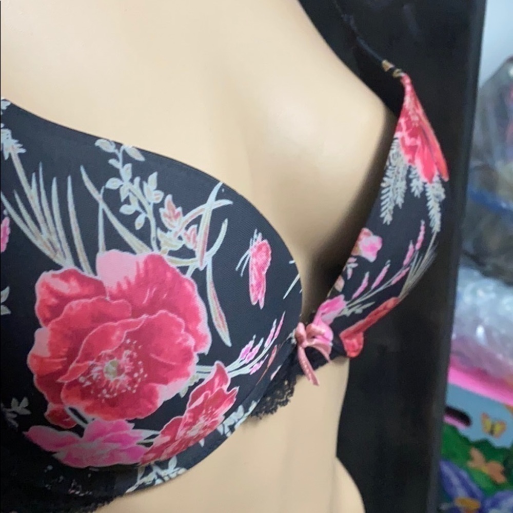victoria’s Secret 32D Dream Angels push up bra - Picture 2 of 8